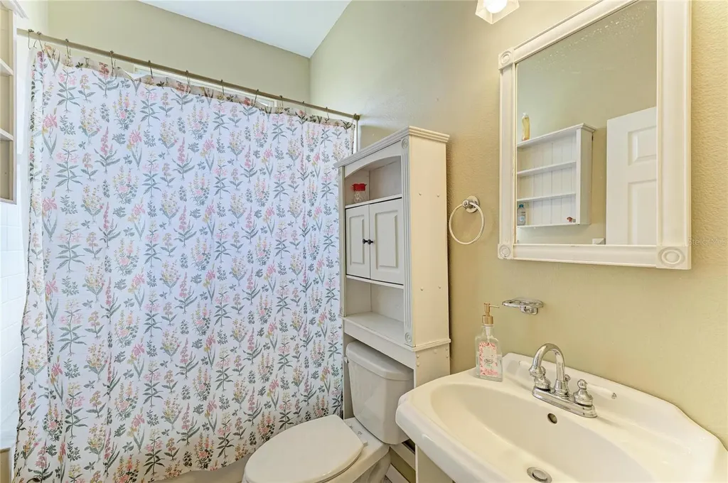 7122 42nd Court E Sarasota FL 34243