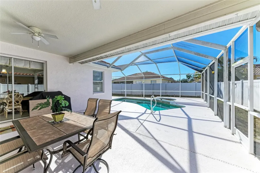 7122 42nd Court E Sarasota FL 34243