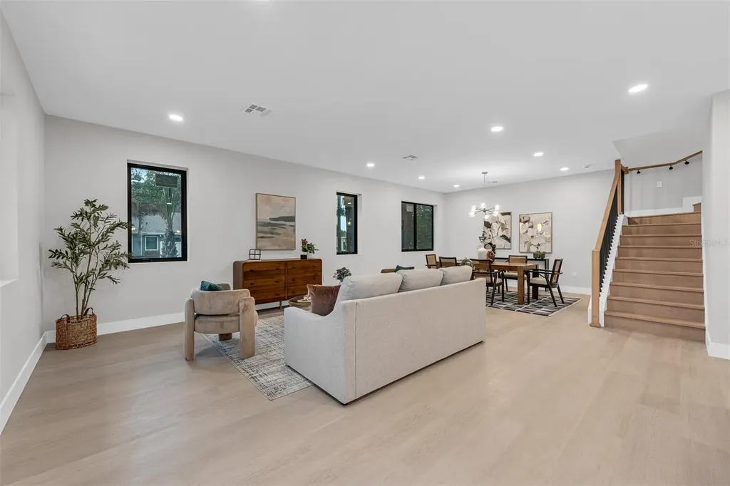 405 Calhoun Place Orlando FL 32801