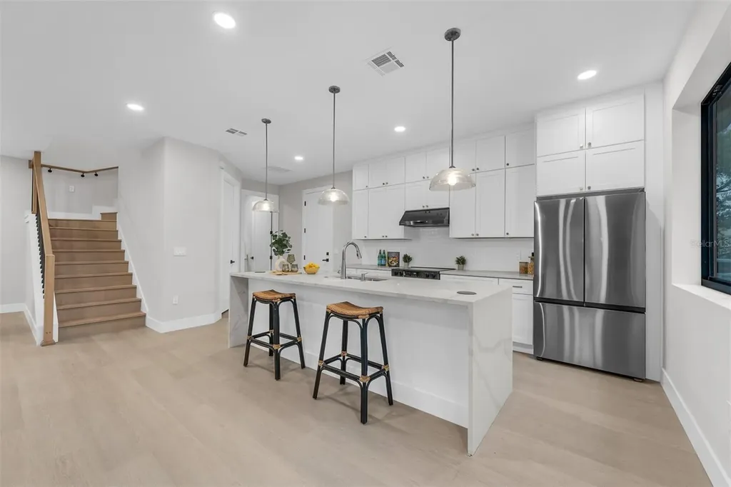 405 Calhoun Place Orlando FL 32801