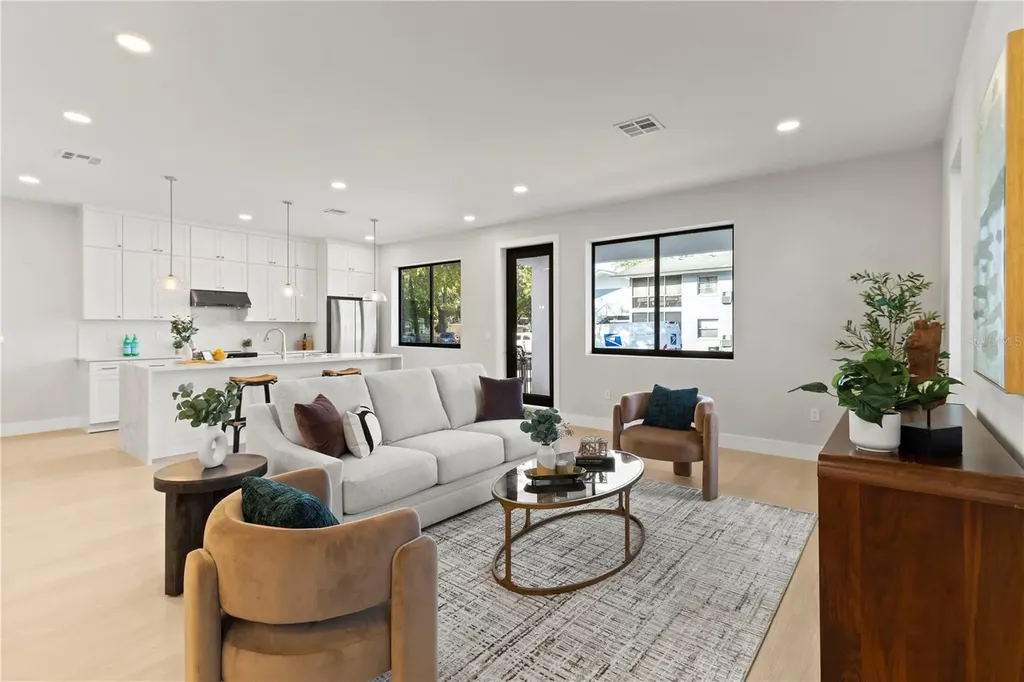 405 Calhoun Place Orlando FL 32801