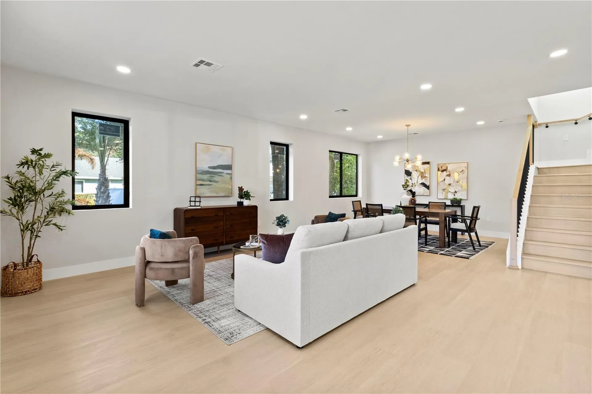 405 Calhoun Place Orlando FL 32801