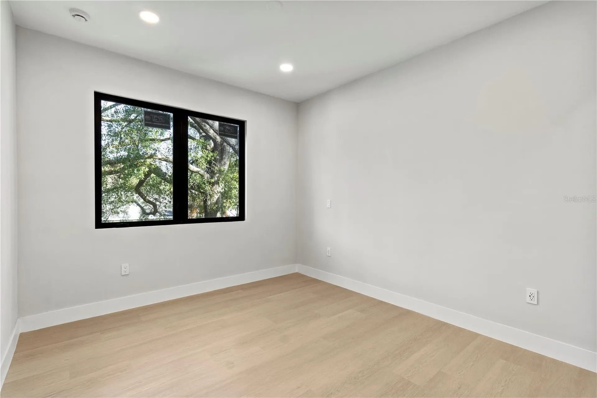 405 Calhoun Place Orlando FL 32801