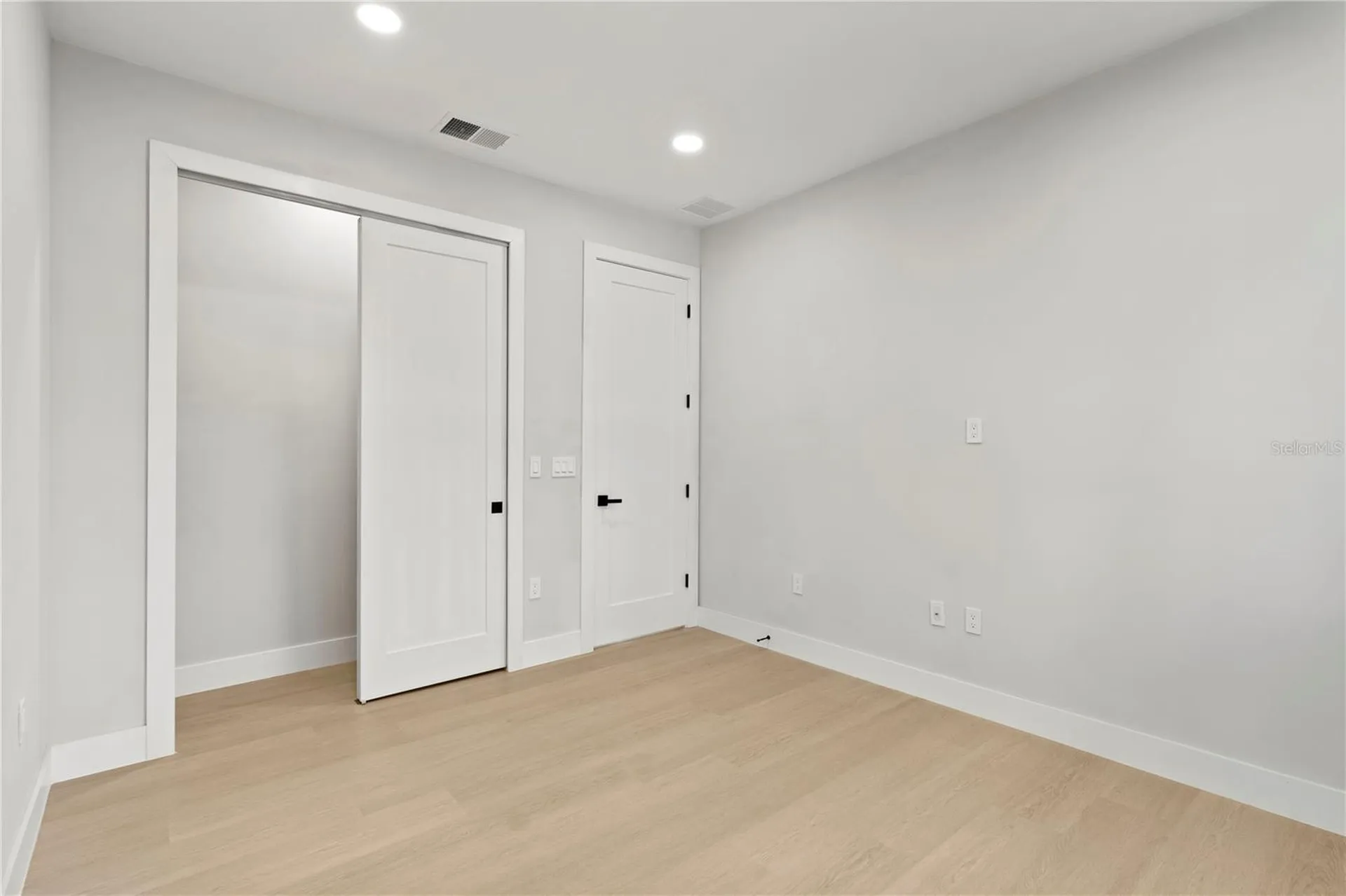 405 Calhoun Place Orlando FL 32801