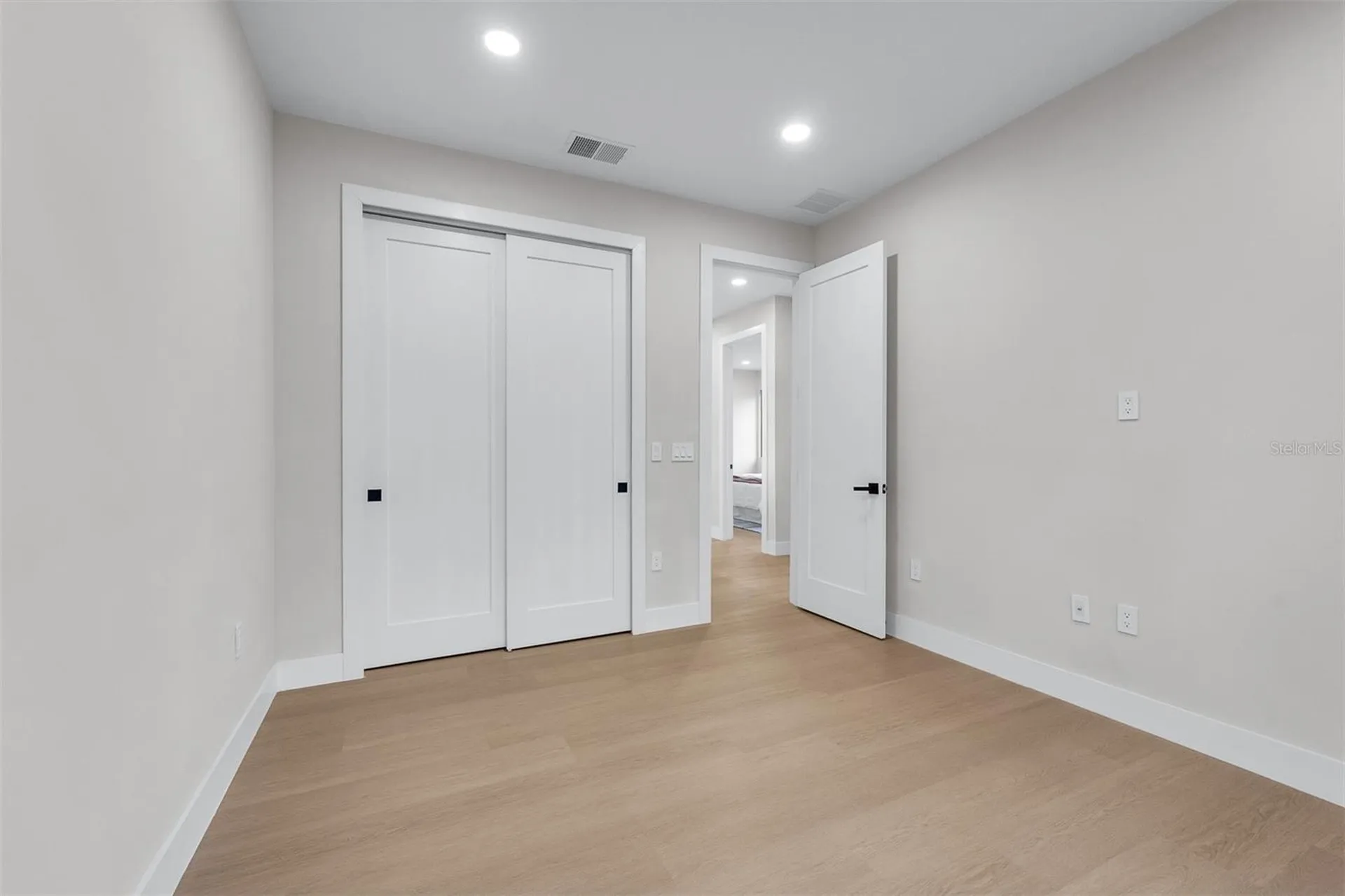 405 Calhoun Place Orlando FL 32801