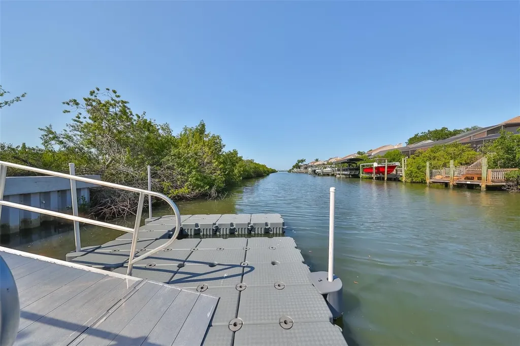 4323 Bayside Village Drive Tampa FL 33615