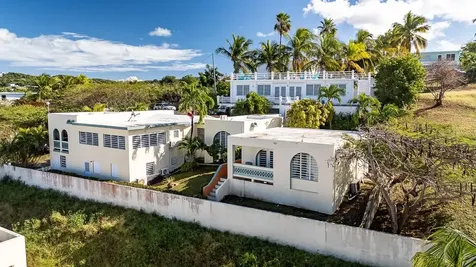 327 Bravos Vieques PR 00765