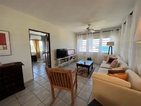 327 Bravos Vieques PR 00765