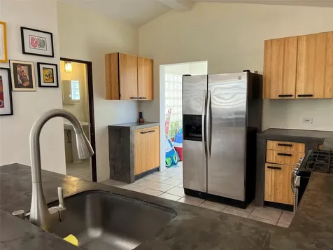 327 Bravos Vieques PR 00765
