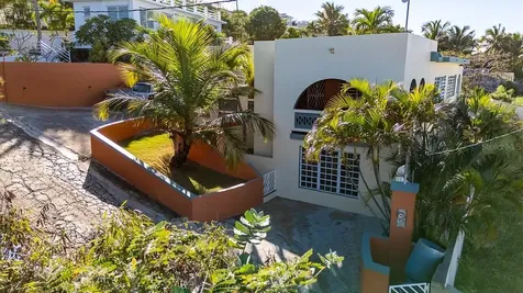 327 Bravos Vieques PR 00765