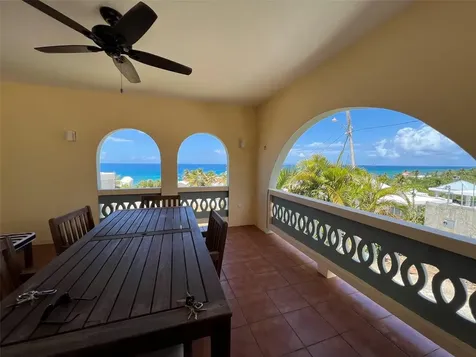 327 Bravos Vieques PR 00765