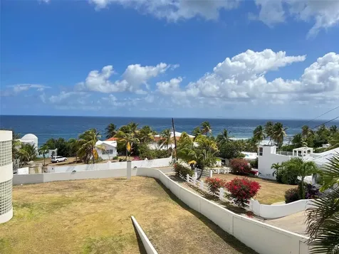 327 Bravos Vieques PR 00765