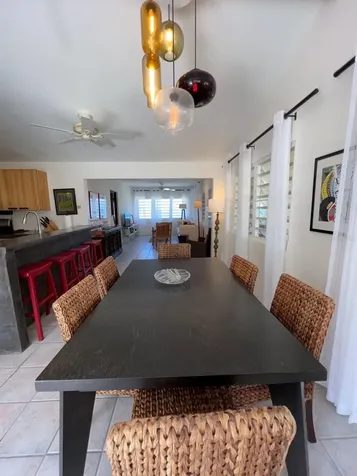 327 Bravos Vieques PR 00765