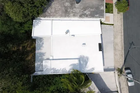 B17 Maureeb Street, Urb Santa Rosa Caguas PR 00725