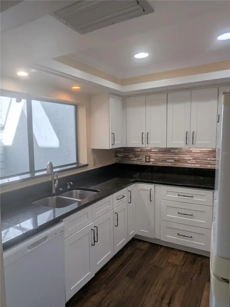 4313 Woodmans Chart Sarasota FL 34235