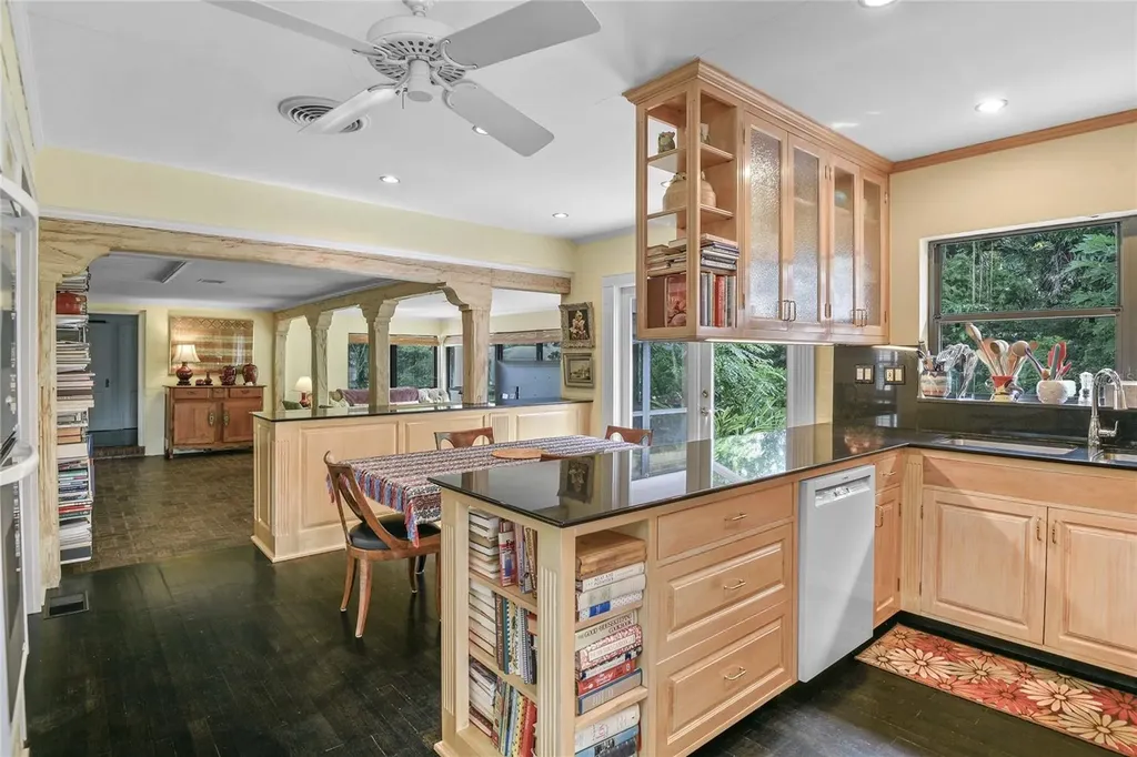 2035 Lake Sue Drive Orlando FL 32803