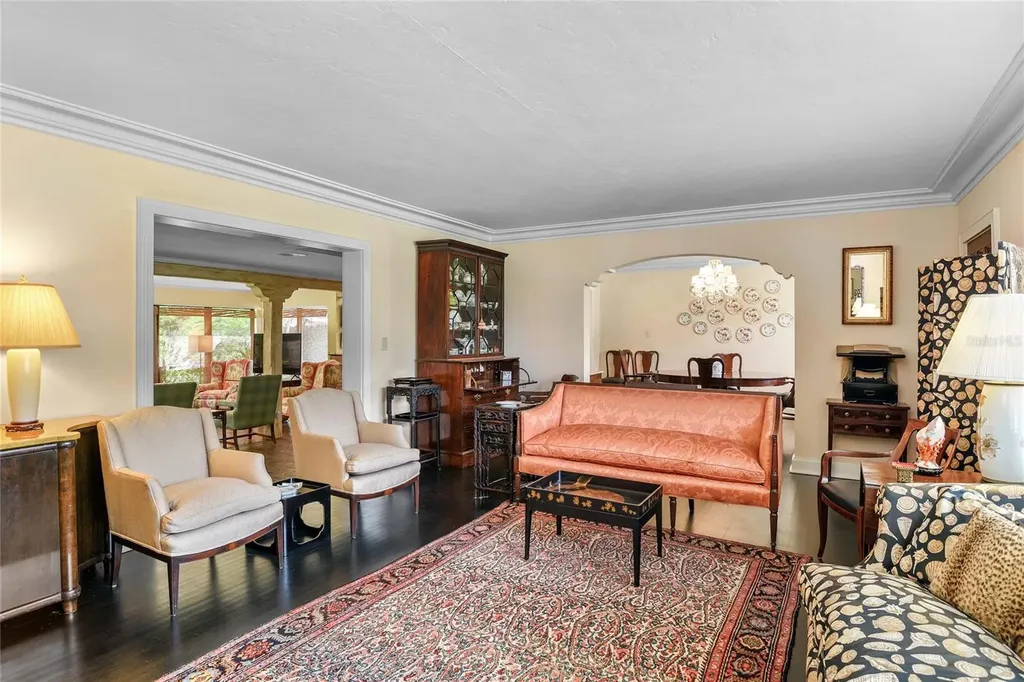 2035 Lake Sue Drive Orlando FL 32803