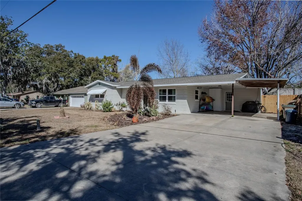 10845 Margaret Drive Tavares FL 32778