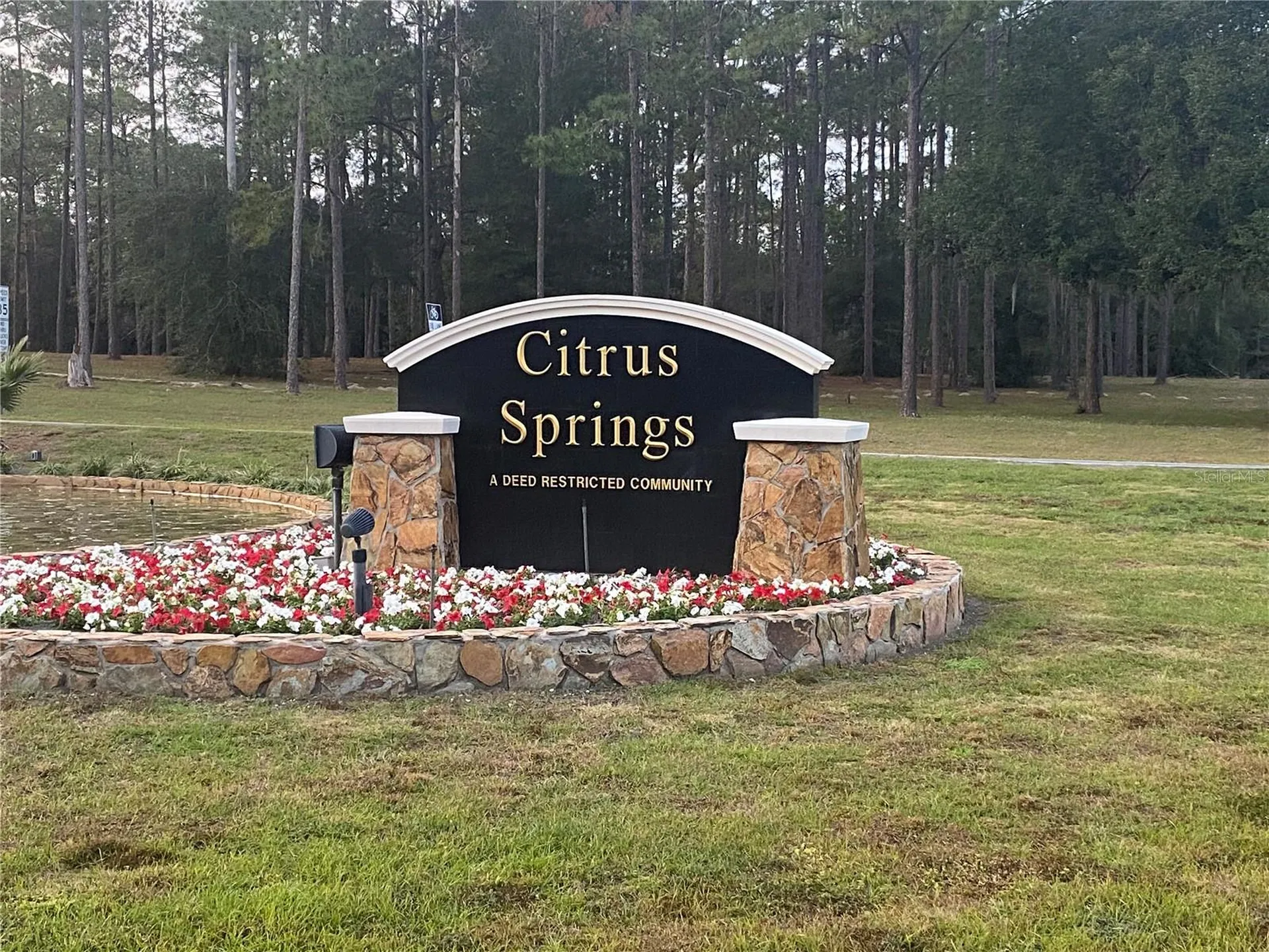 781 E Byrd Loop Dunnellon FL 34434