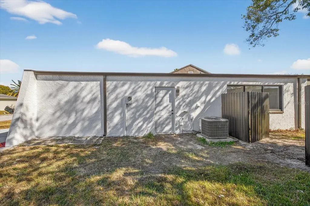 3212 Honeymoon Lane Holiday FL 34691