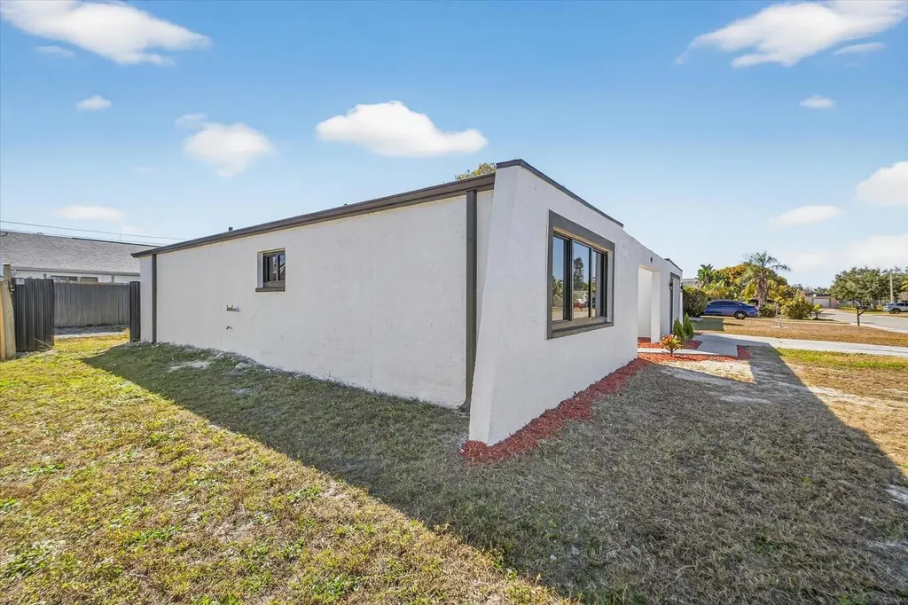 3212 Honeymoon Lane Holiday FL 34691