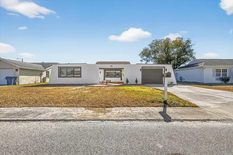 3212 Honeymoon Lane Holiday FL 34691