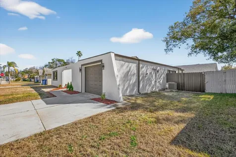 3212 Honeymoon Lane Holiday FL 34691