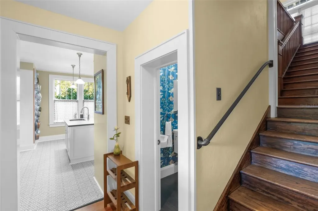 2445 Alameda Avenue Sarasota FL 34234