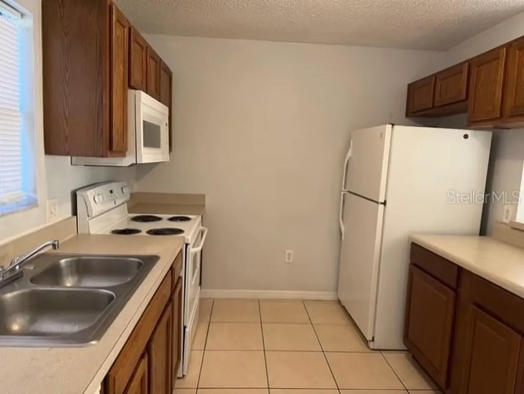 198 Majors Lane Kissimmee FL 34743