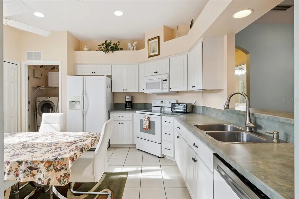 6002 Armada Street Tavares FL 32778