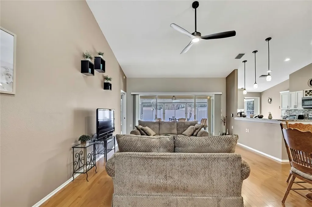1424 Pinewood Hills Court Spring Hill FL 34606