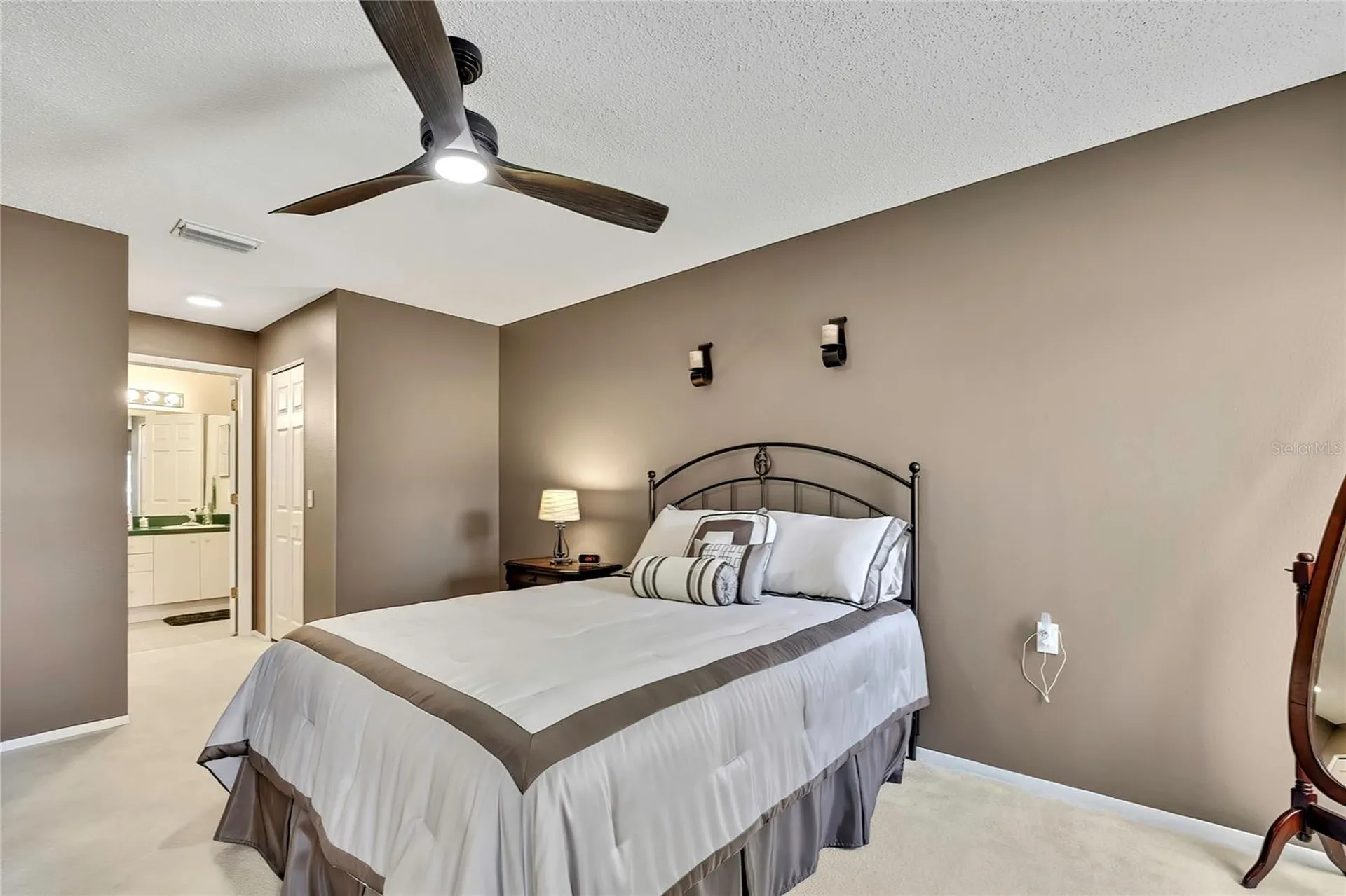 1424 Pinewood Hills Court Spring Hill FL 34606