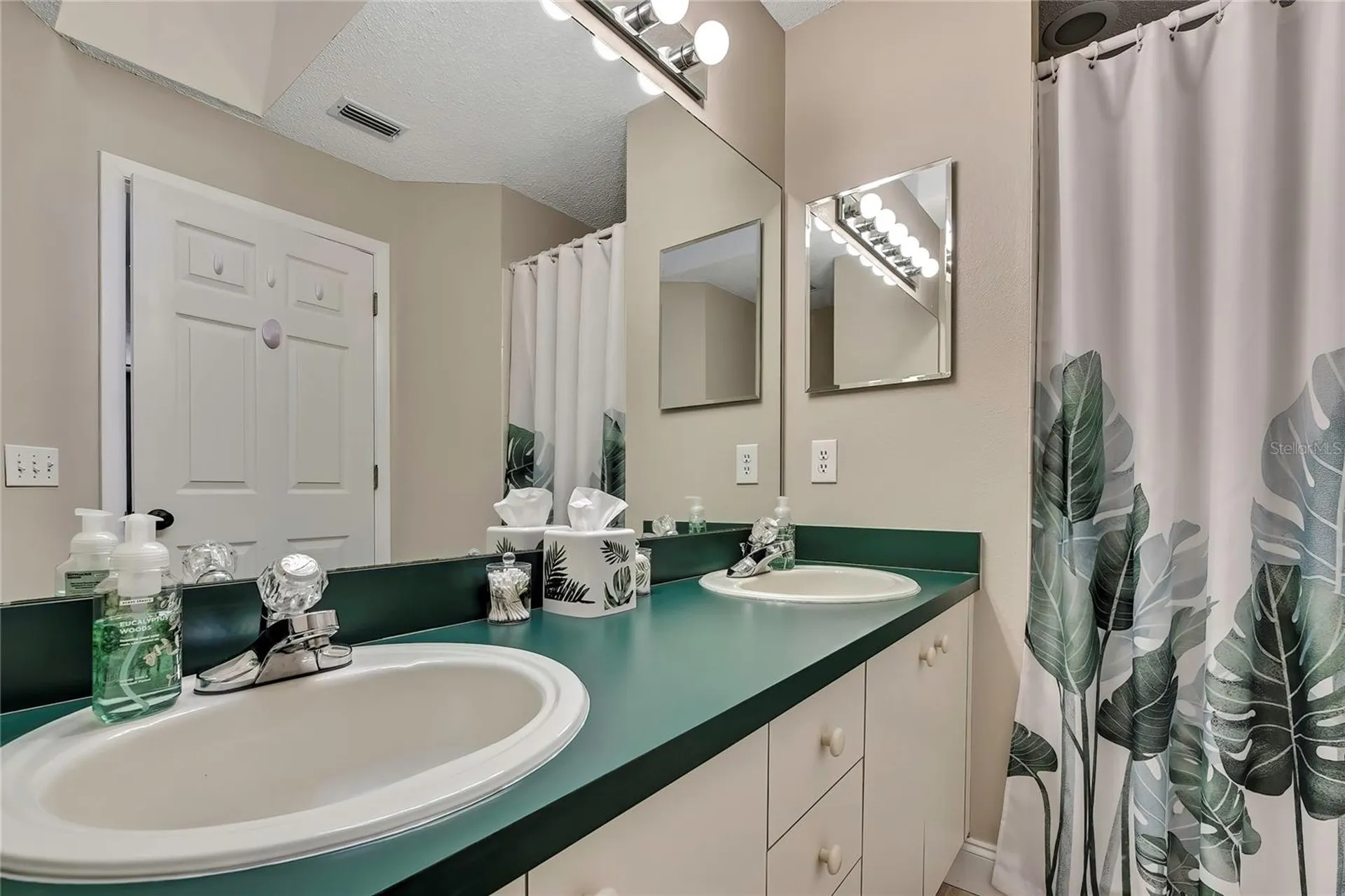 1424 Pinewood Hills Court Spring Hill FL 34606