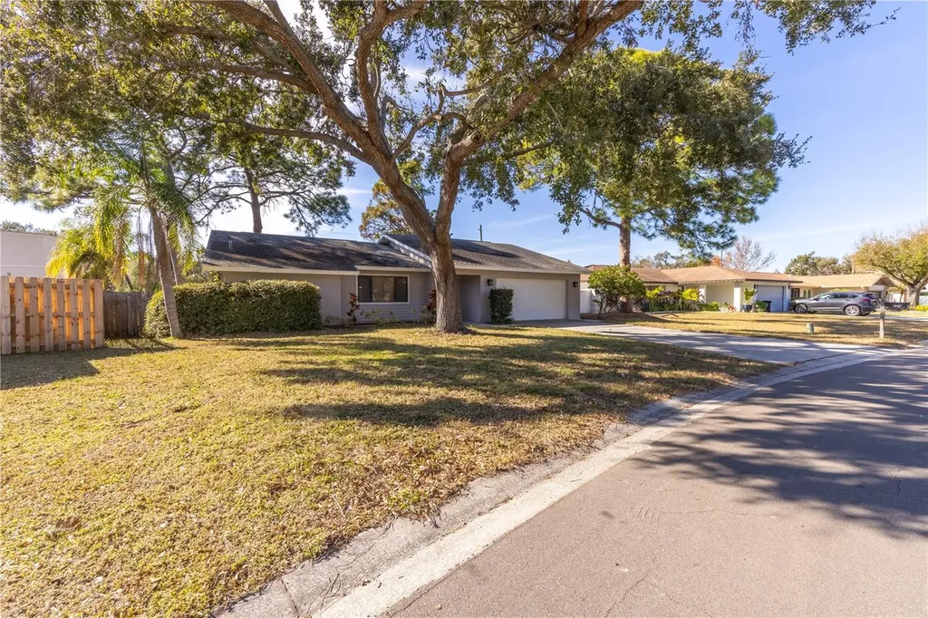 8457 Cypress Lake Circle Sarasota FL 34243