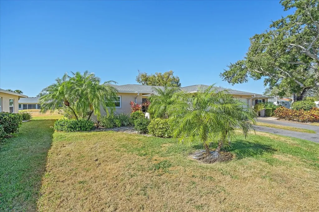 6948 W Country Club Drive N Sarasota FL 34243