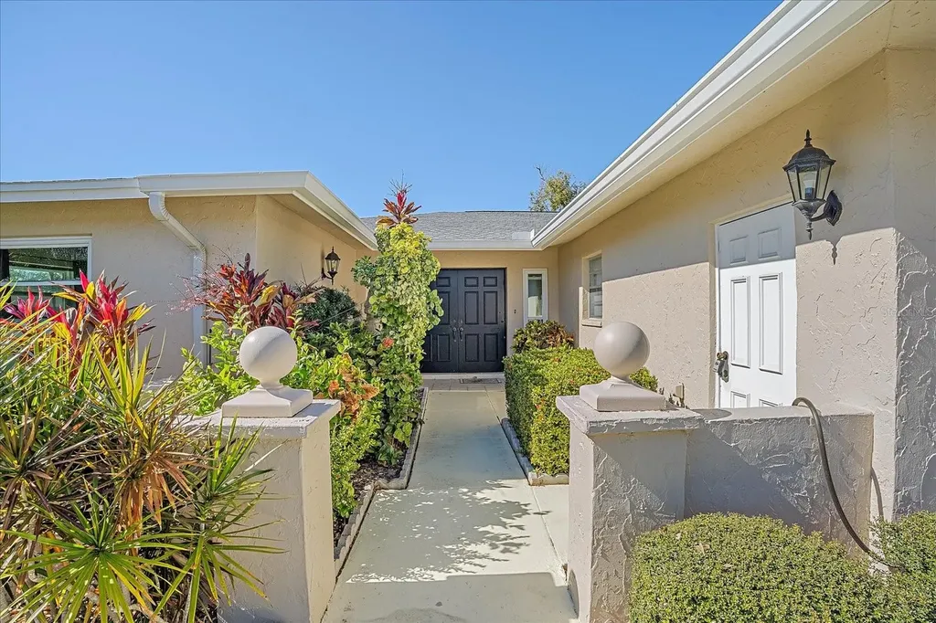 6948 W Country Club Drive N Sarasota FL 34243