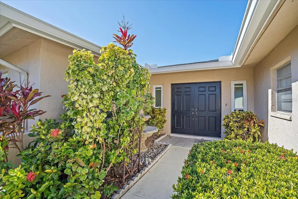 6948 W Country Club Drive N Sarasota FL 34243