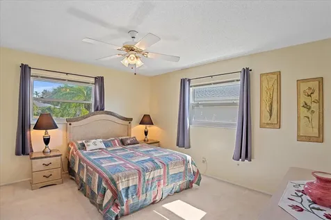 6948 W Country Club Drive N Sarasota FL 34243