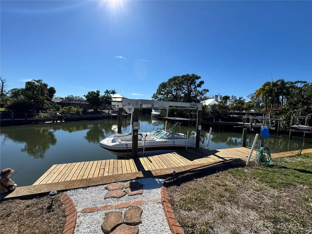 1221 Bayshore Drive Englewood FL 34223