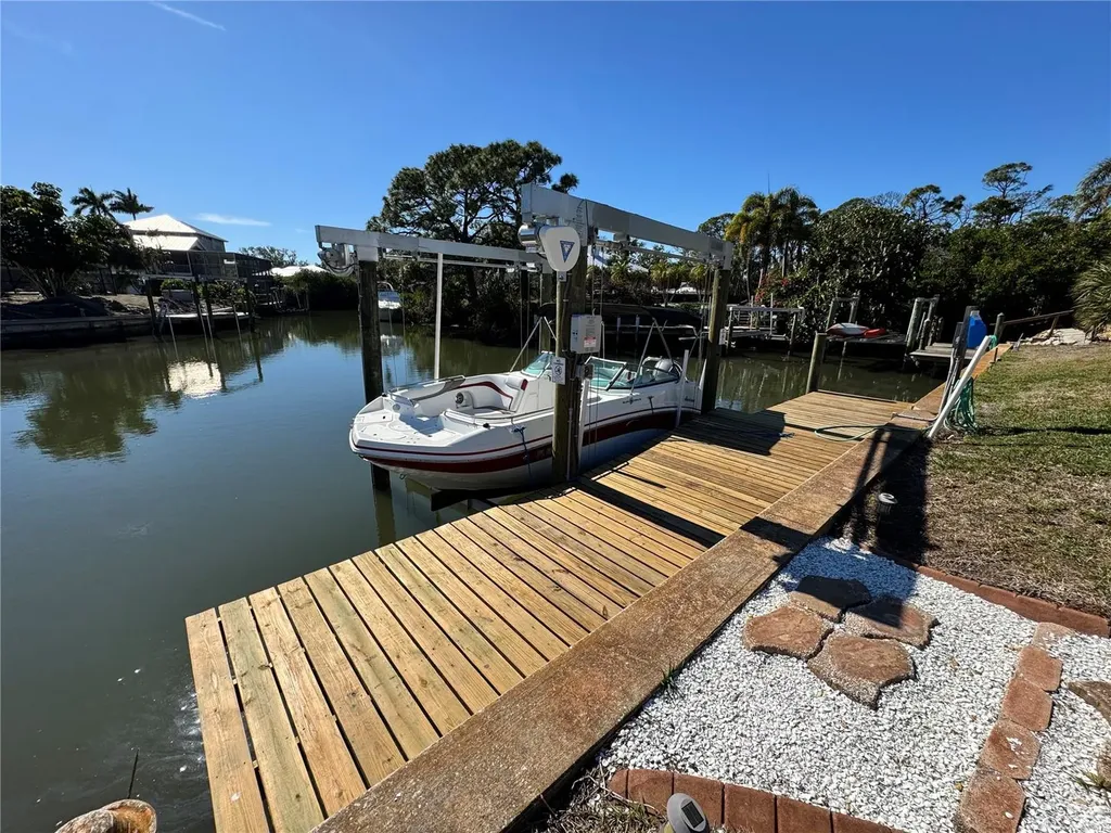 1221 Bayshore Drive Englewood FL 34223