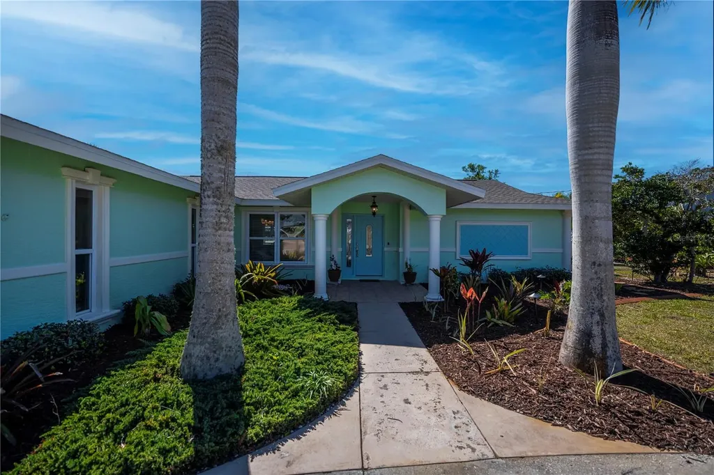 1221 Bayshore Drive Englewood FL 34223