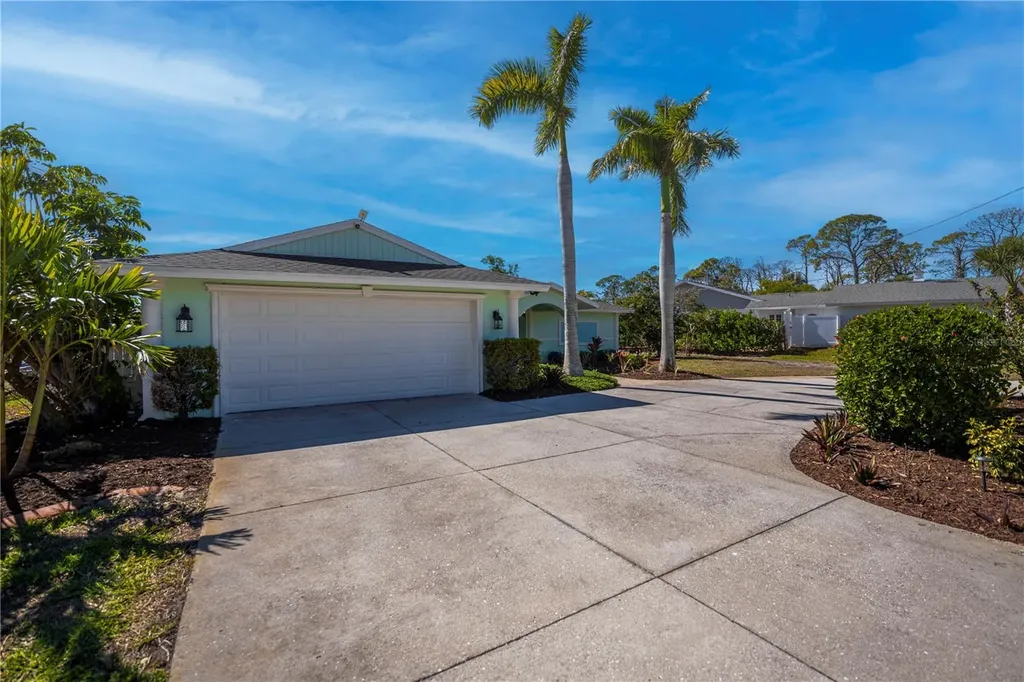 1221 Bayshore Drive Englewood FL 34223