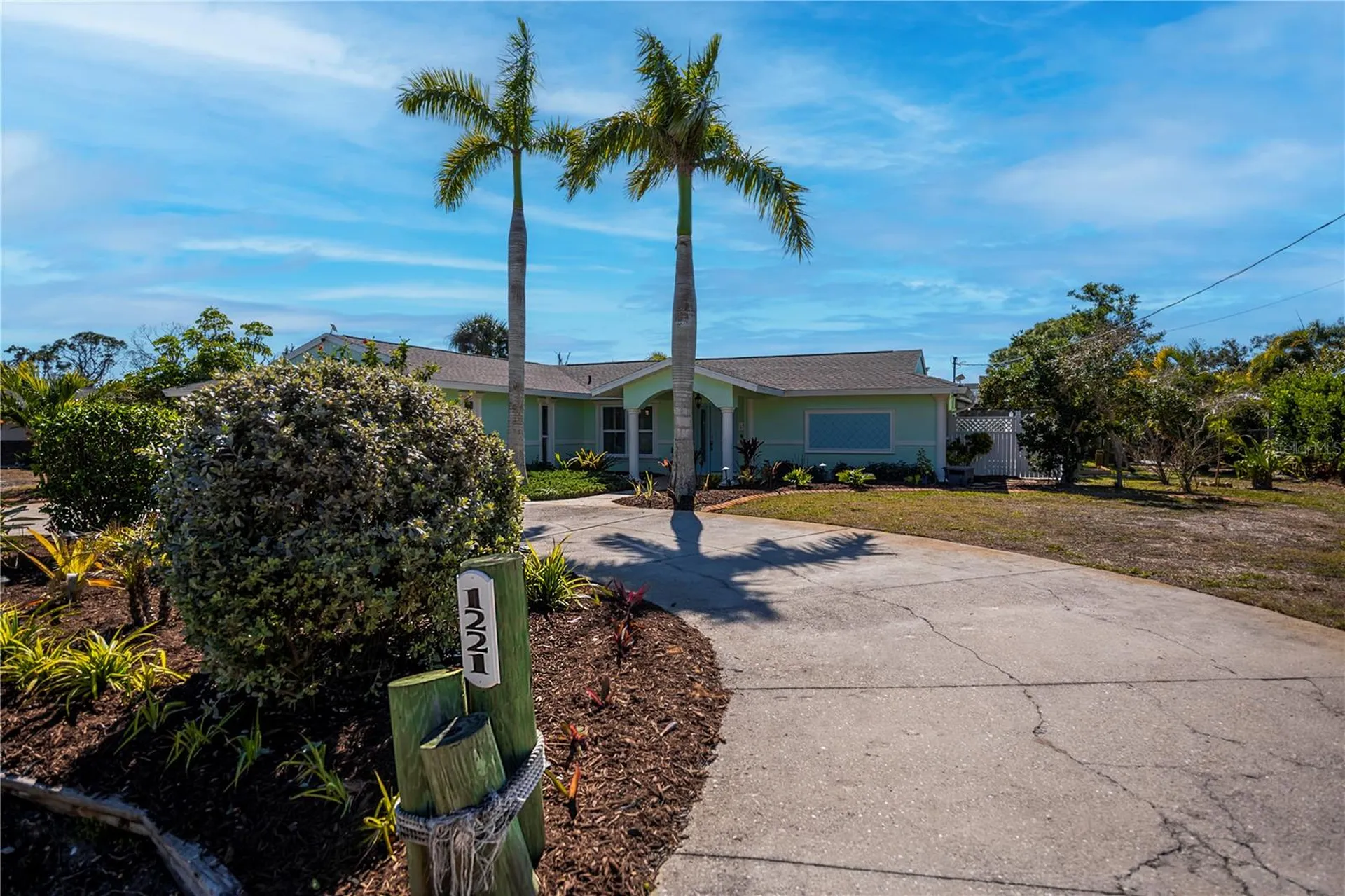 1221 Bayshore Drive Englewood FL 34223