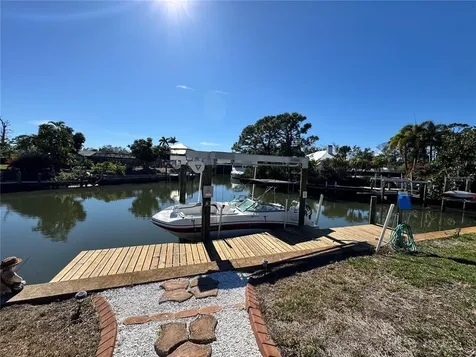 1221 Bayshore Drive Englewood FL 34223