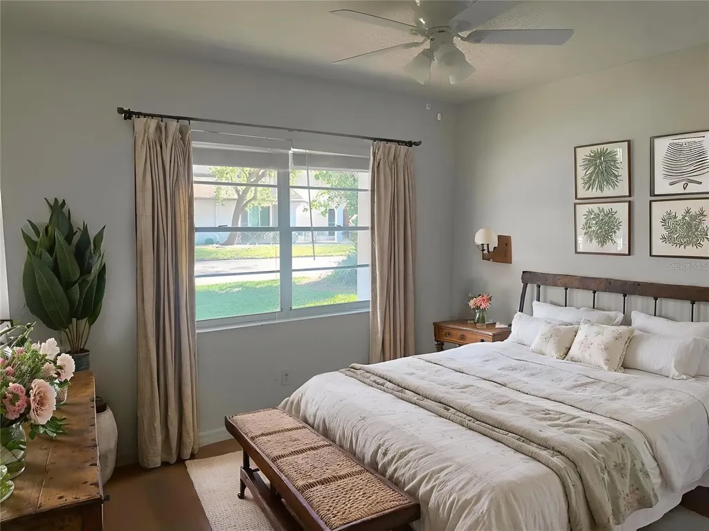 2033 Hawkhurst Circle Sun City Center FL 33573