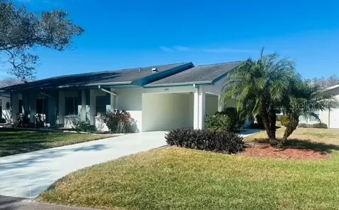 2033 Hawkhurst Circle Sun City Center FL 33573