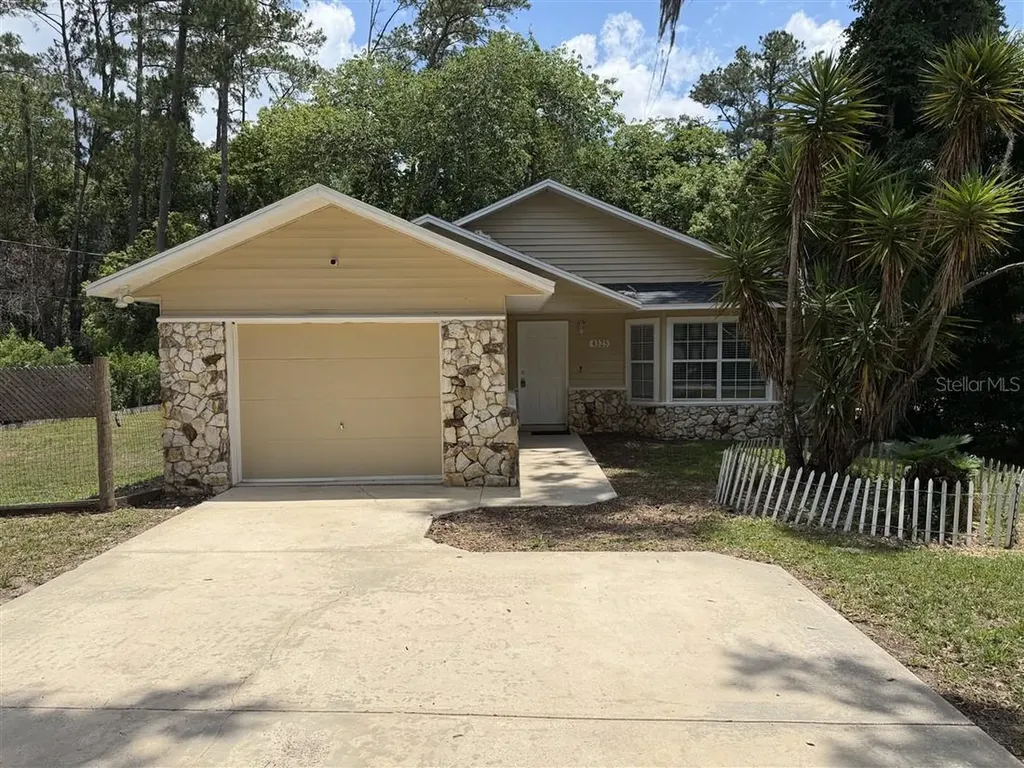 4325 NE 3rd Court Ocala FL 34479