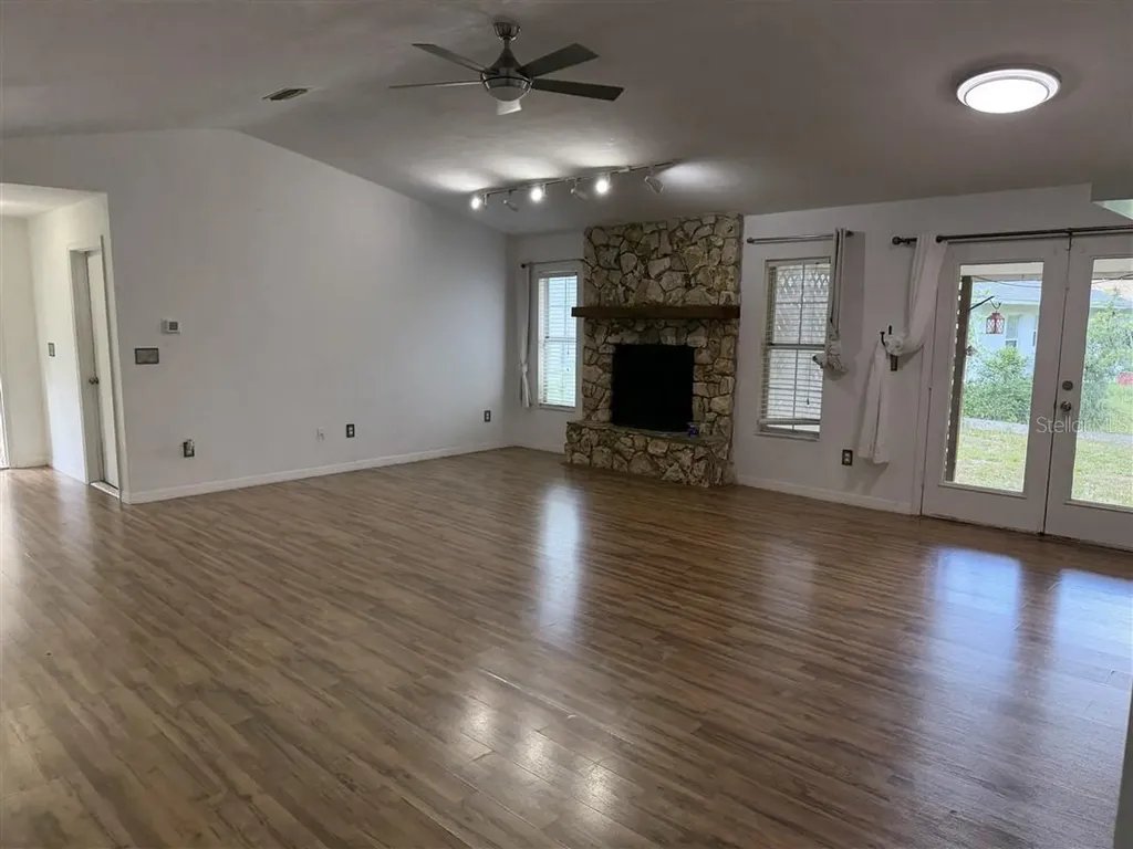 4325 NE 3rd Court Ocala FL 34479