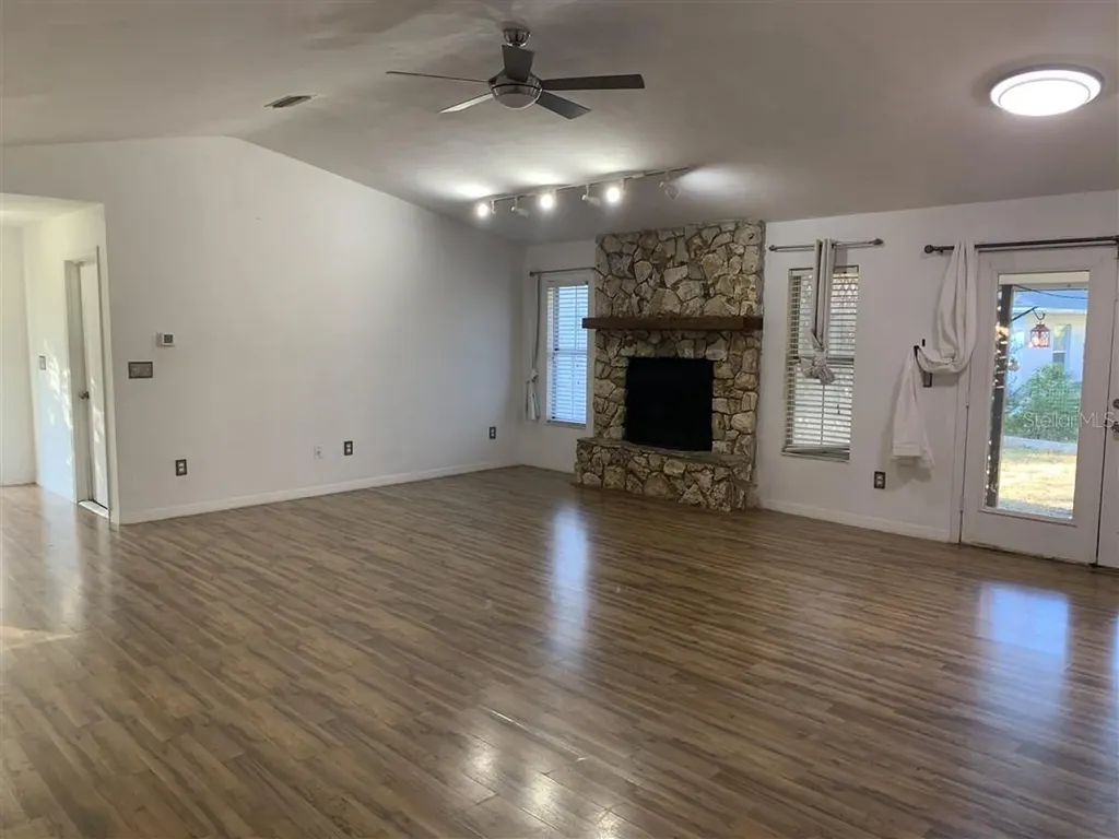 4325 NE 3rd Court Ocala FL 34479