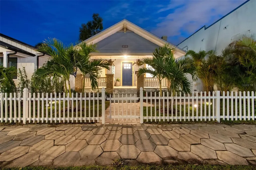 322 11th Avenue N St Petersburg FL 33701